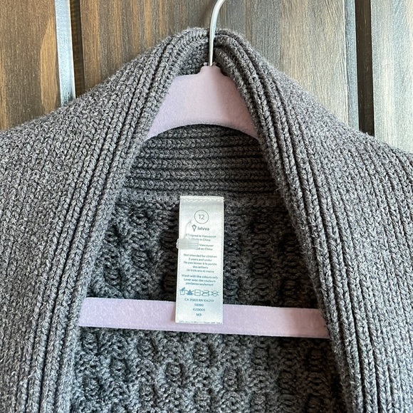 Ivivva Size 12 - STUNNING! - Picture 2 of 5